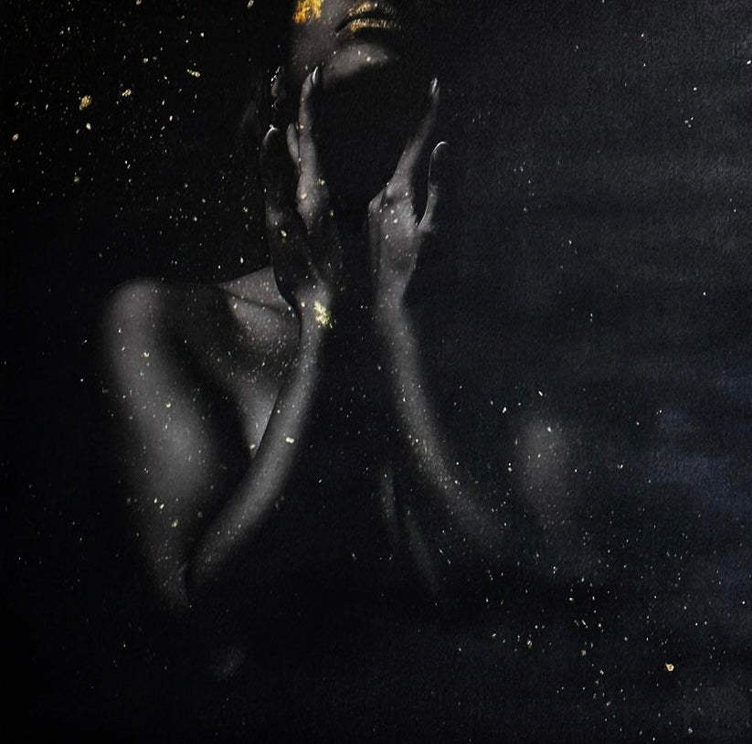 In this Exclusive Artwork you can experience the beauty of ESME CORDUS using multiple techniques. A beautiful combination of dark abstruse Photographic Art with golden bodypaint spray, drop and splatter. - EVERY BODY INHALES BEAUTY - BEDART