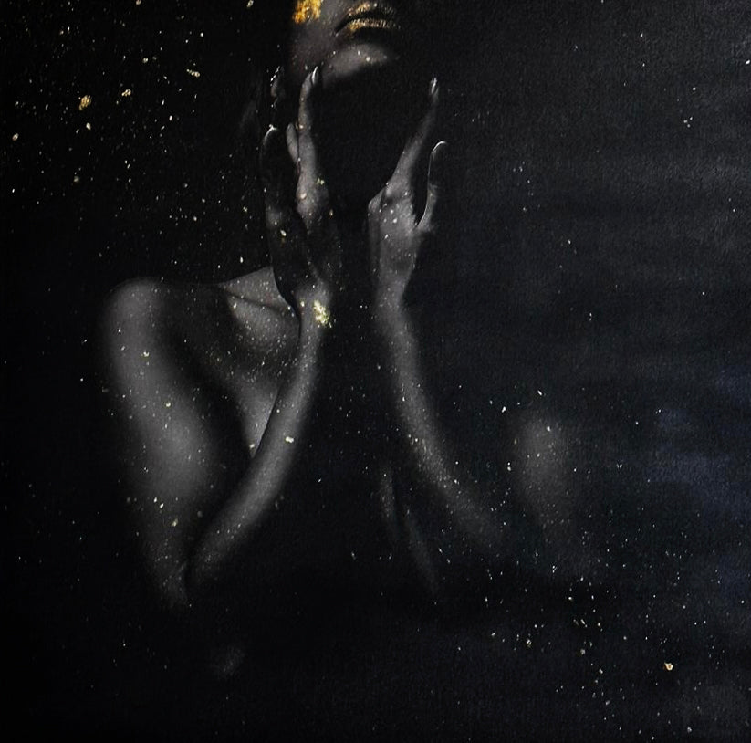 In this Exclusive Artwork you can experience the beauty of ESME CORDUS using multiple techniques. A beautiful combination of dark abstruse Photographic Art with golden bodypaint spray, drop and splatter.   - EVERY BODY INHALES BEAUTY - BEDART